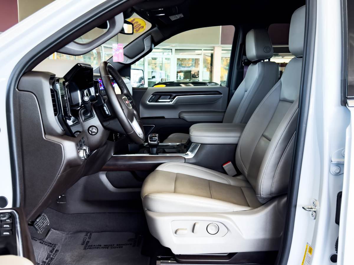 Used 2024 GMC Sierra 1500 SLT w/ SLT Convenience Package image 33