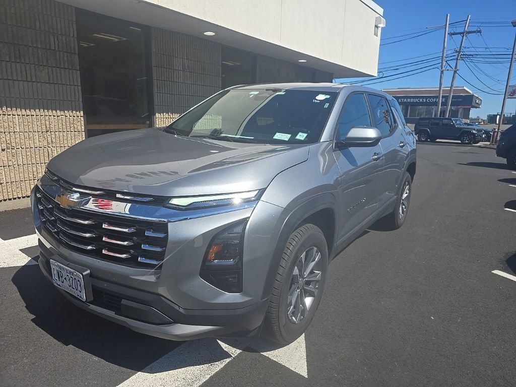 Used 2025 Chevrolet Equinox LT AWD/4WD image 1
