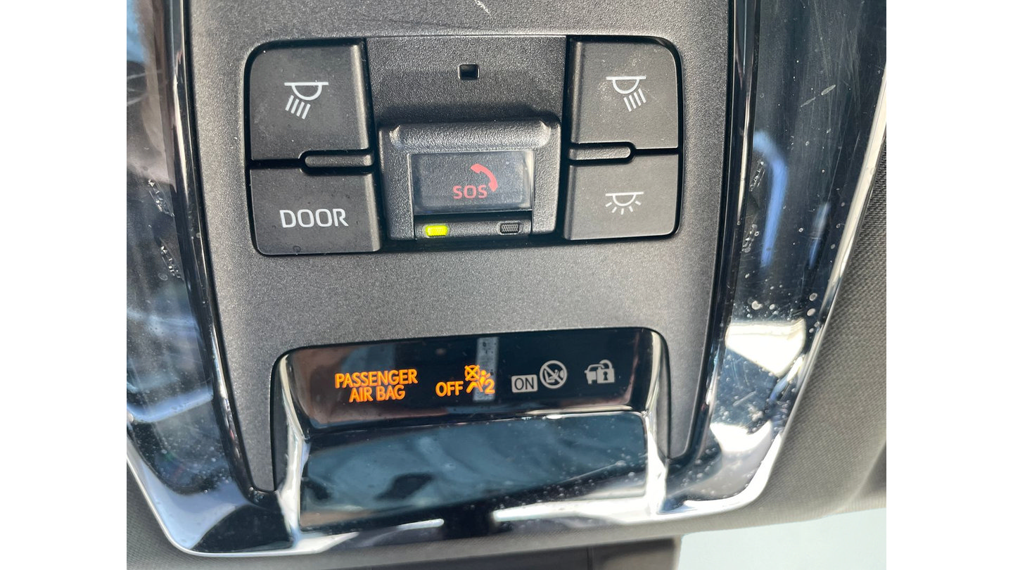 Certified 2021 Toyota Venza XLE w/ Softex Package AWD/4WD image 28