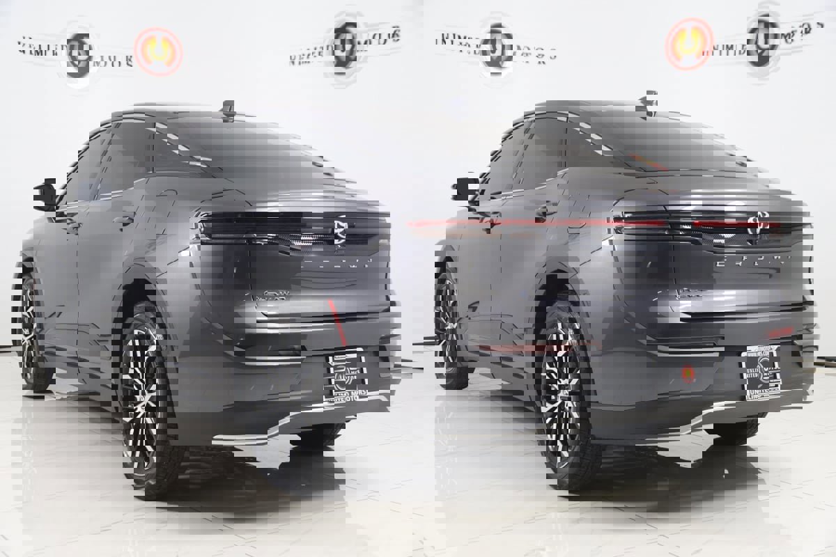 Used 2024 Toyota Crown XLE image 4