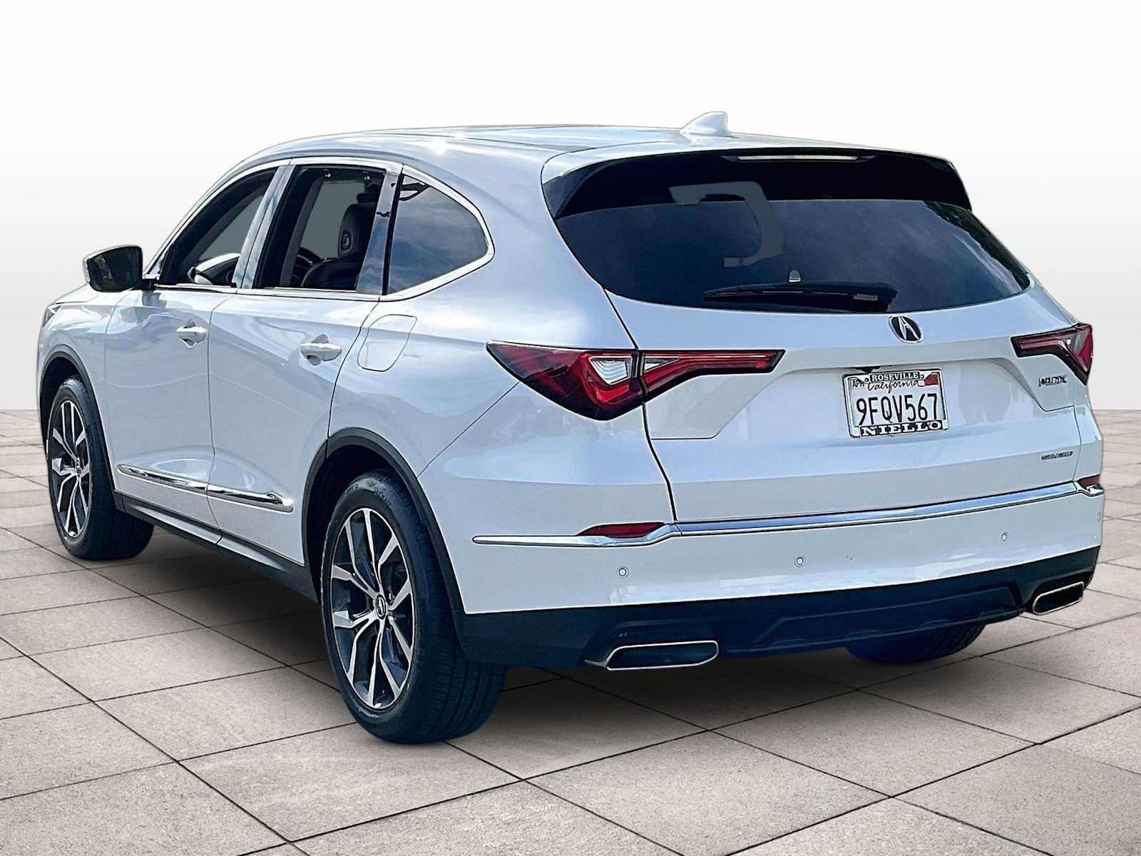 Used 2023 Acura MDX w/ Technology Package AWD/4WD image 13