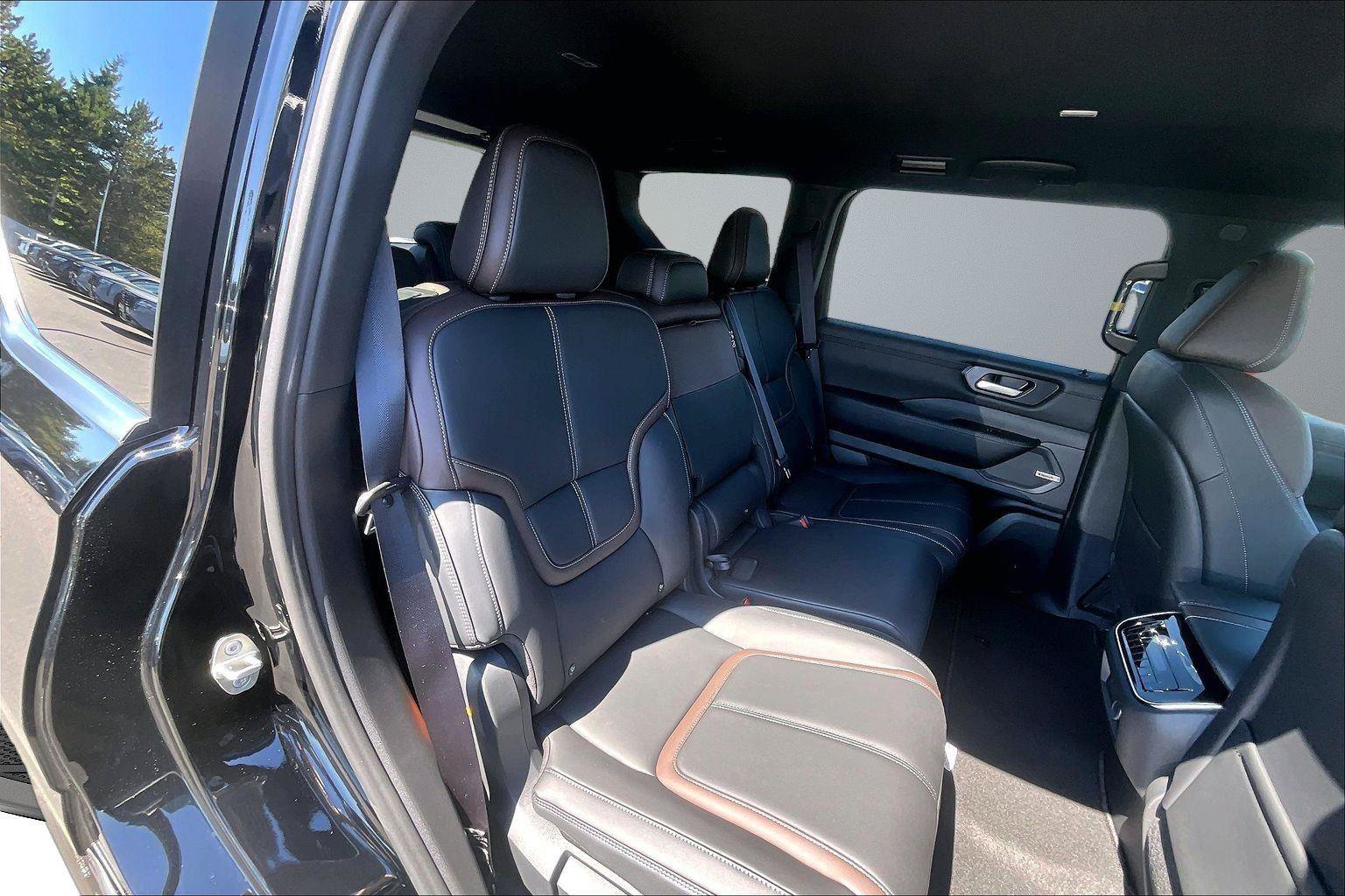 New 2026 Nissan Armada SL AWD/4WD image 11