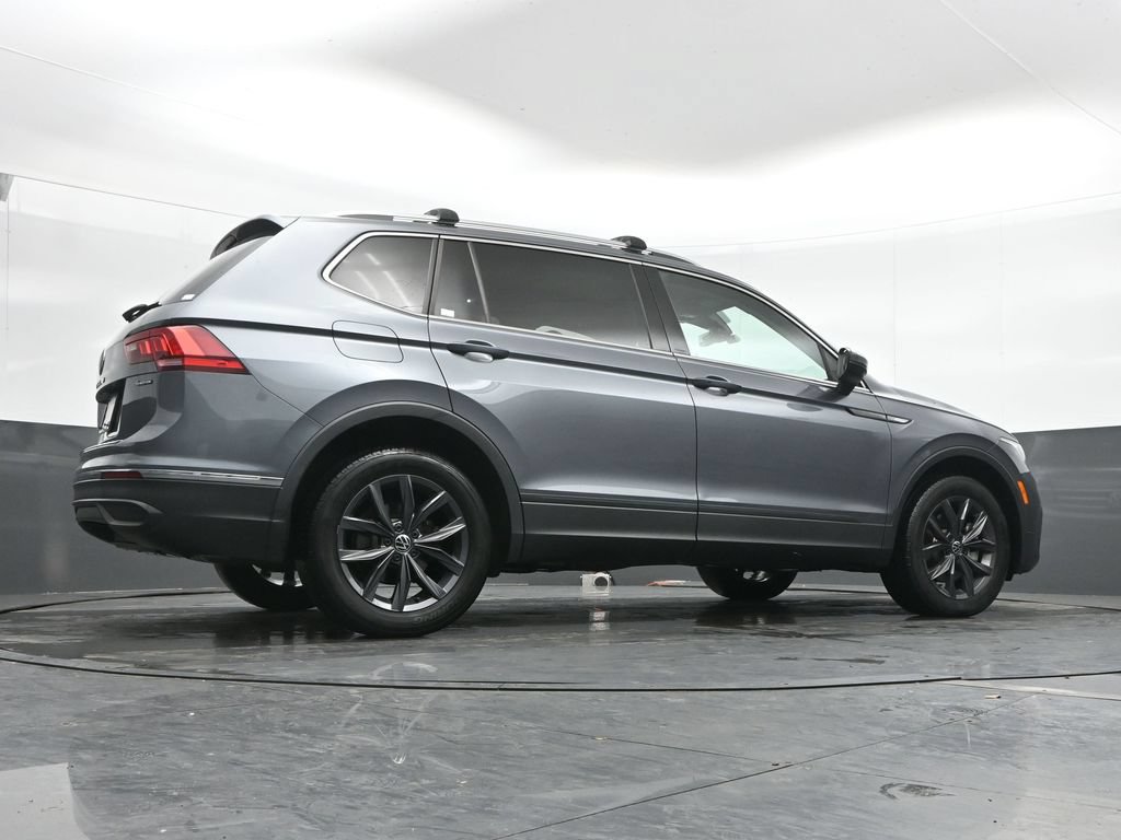 Used 2022 Volkswagen Tiguan SE AWD/4WD image 39