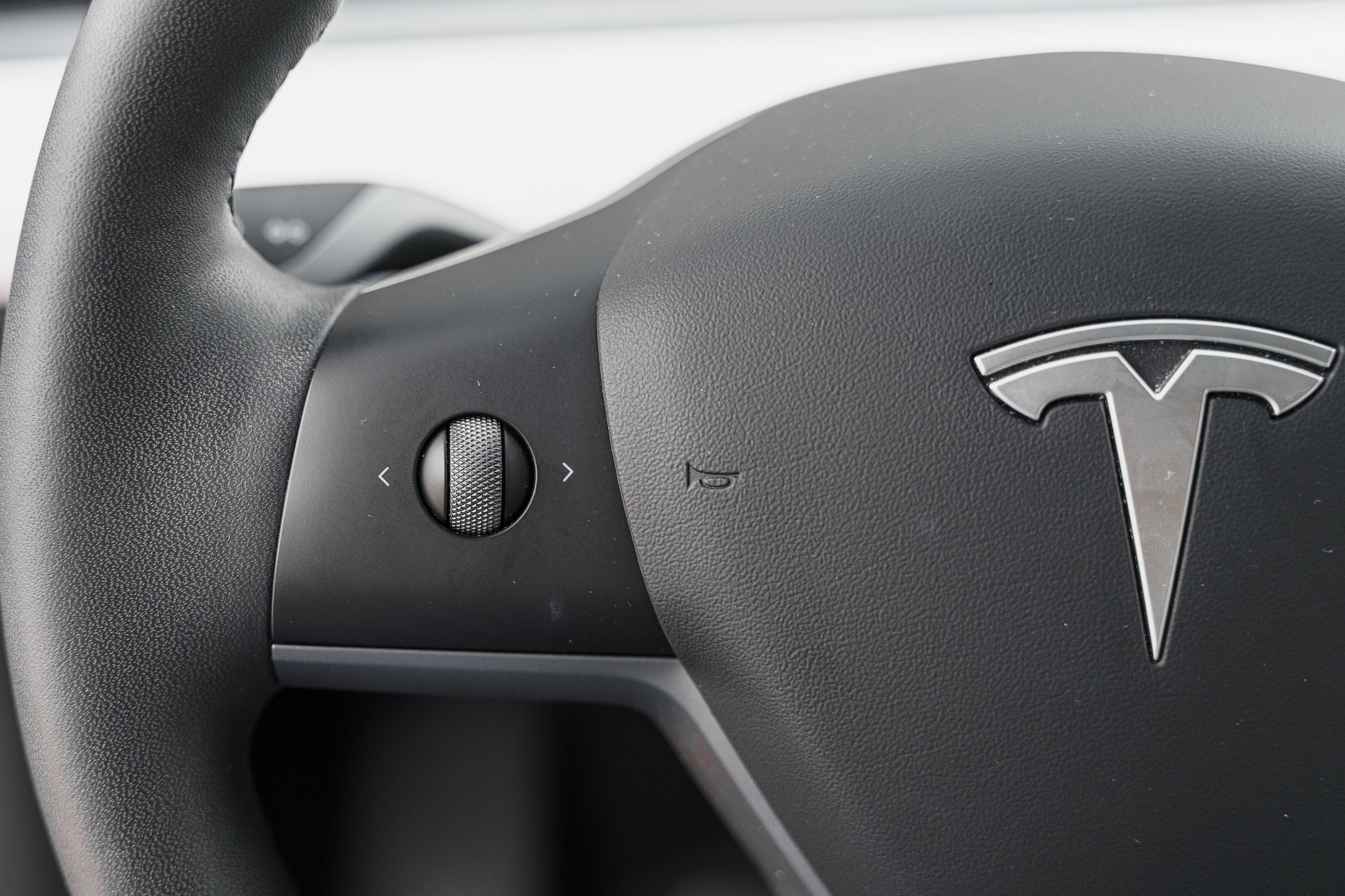 Used 2022 Tesla Model Y Long Range image 16