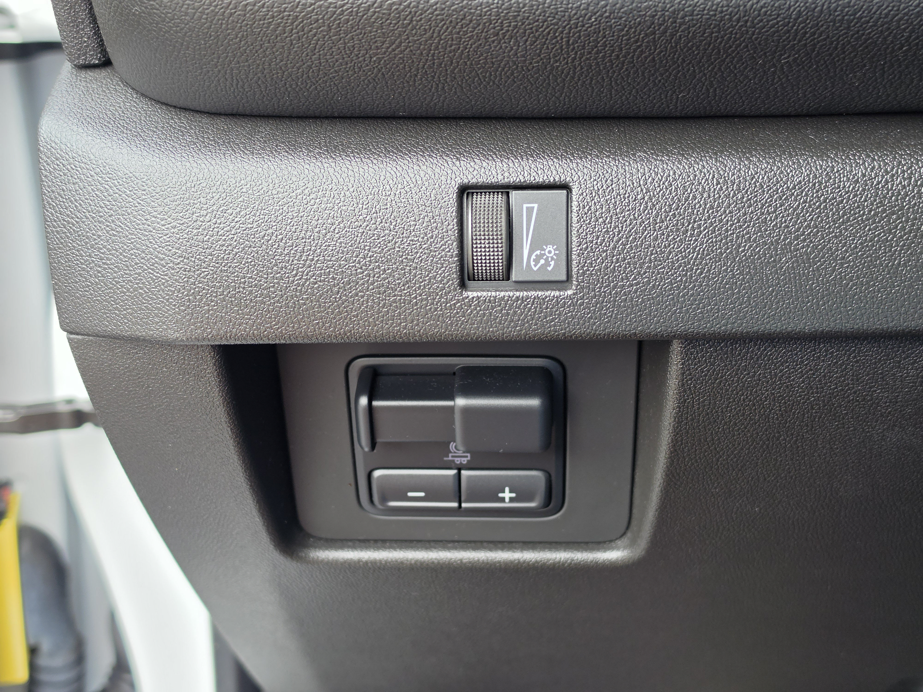 Used 2023 Chevrolet Colorado LT w/ LT Convenience Package II AWD/4WD image 34