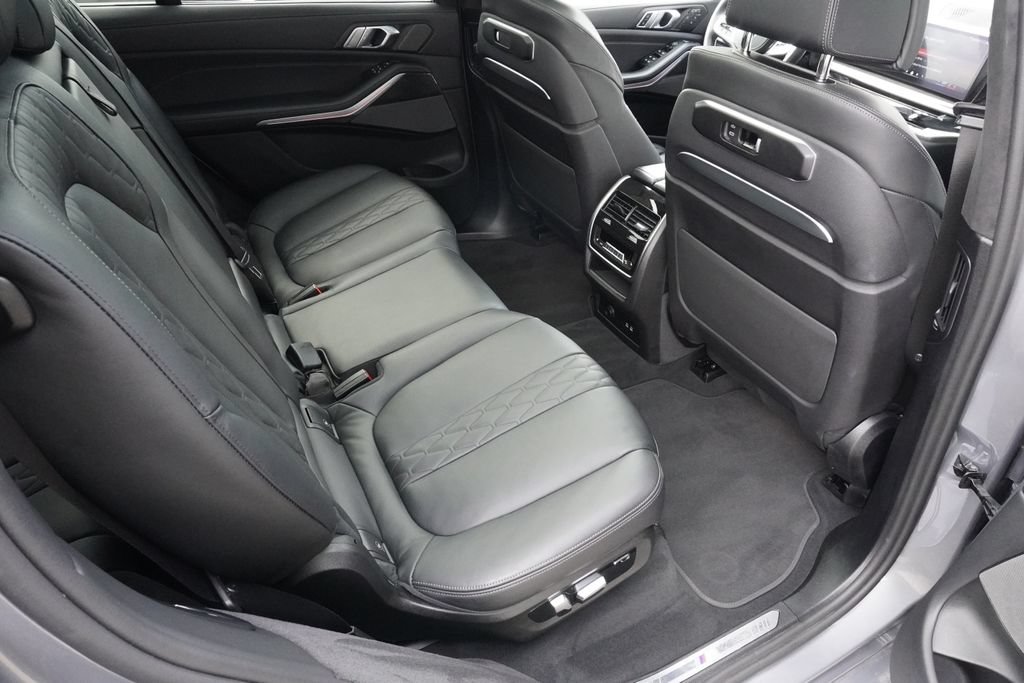 Used 2026 BMW X7 M60i AWD/4WD image 26