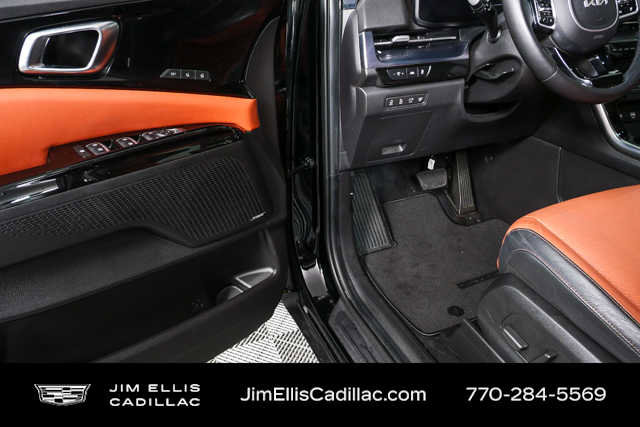 Used 2022 Kia Carnival SX Prestige image 8