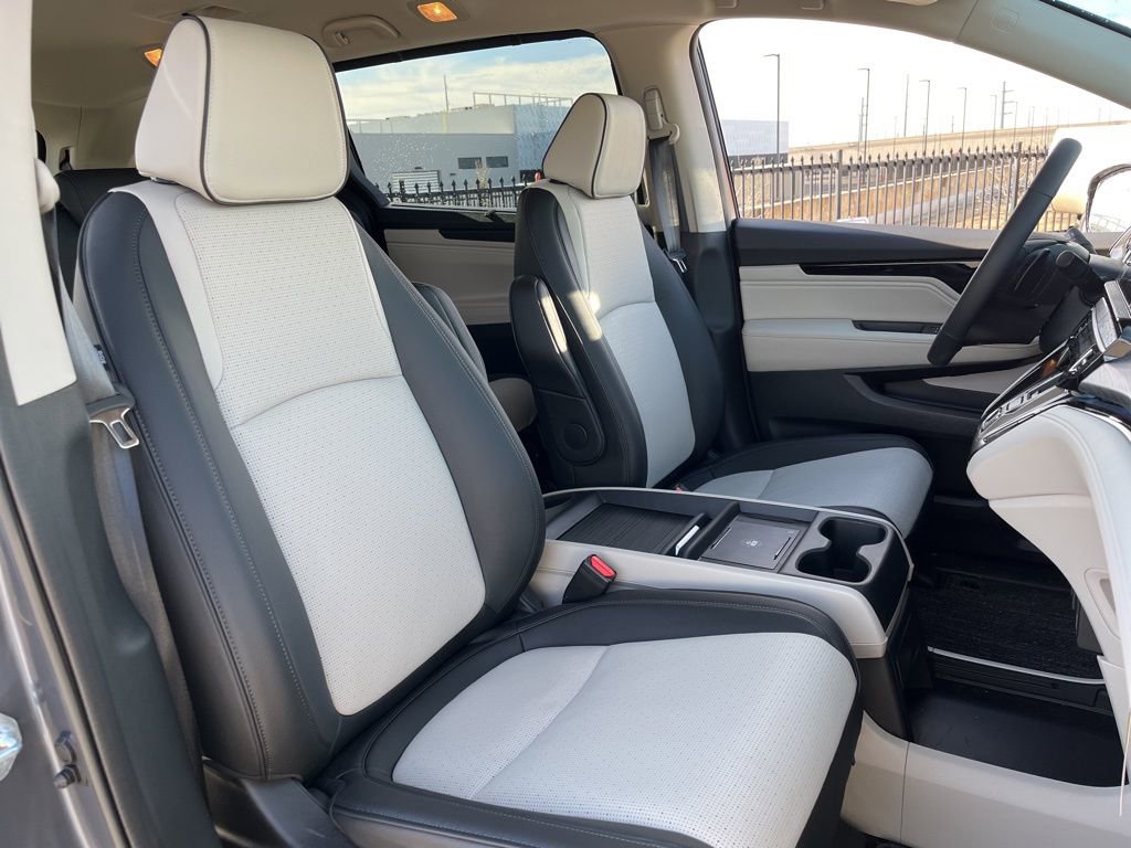 Certified 2026 Honda Odyssey Elite image 31