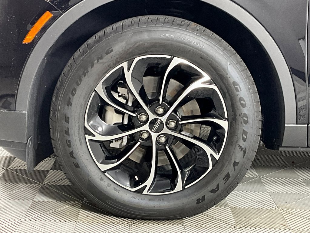 Used 2025 Lincoln Nautilus Premier image 29