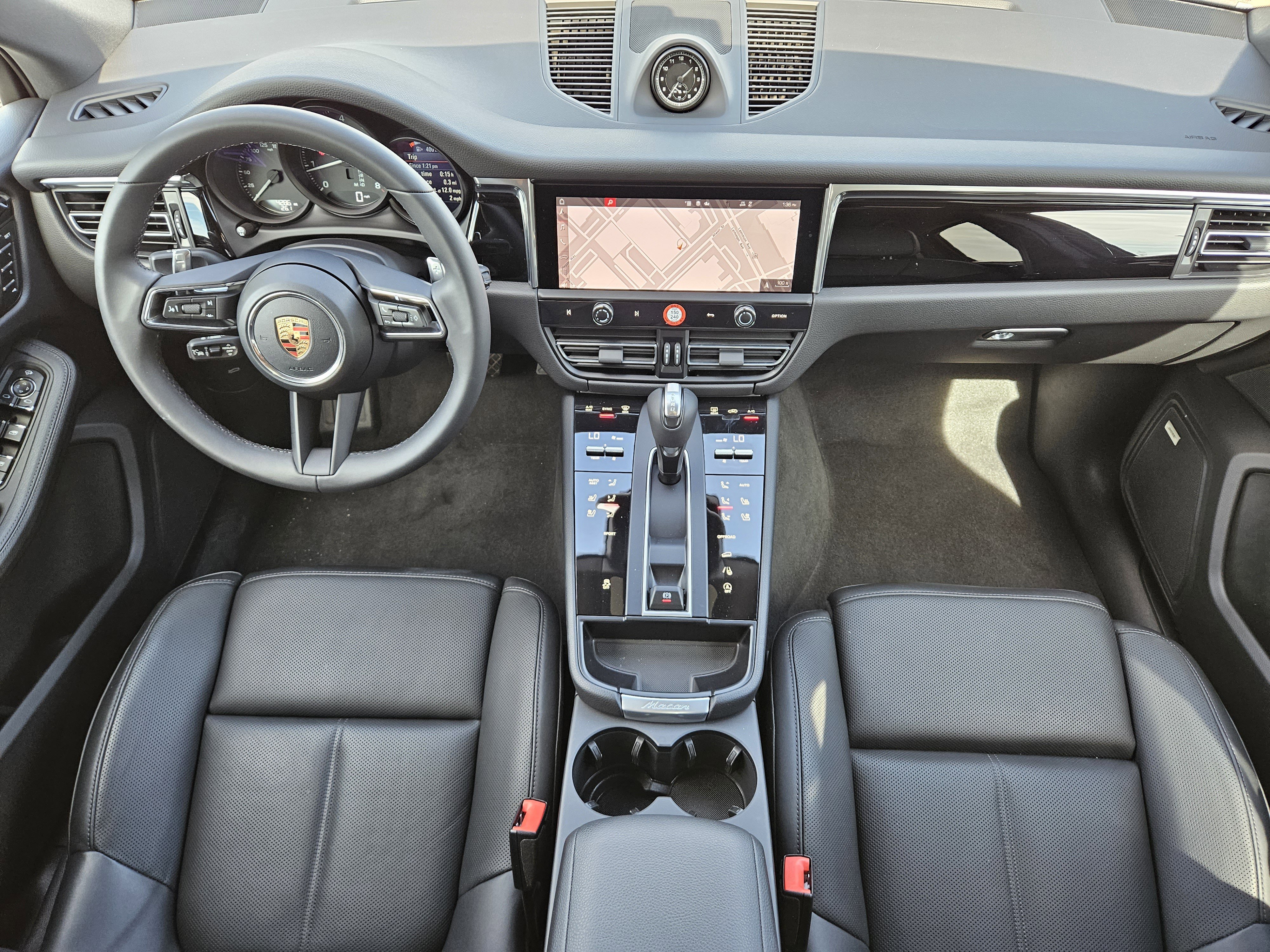 Certified 2026 Porsche Macan image 24