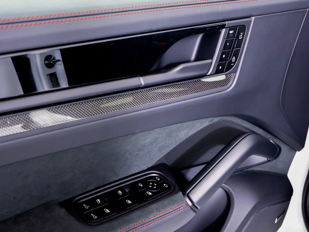 New 2026 Porsche Cayenne GTS image 9