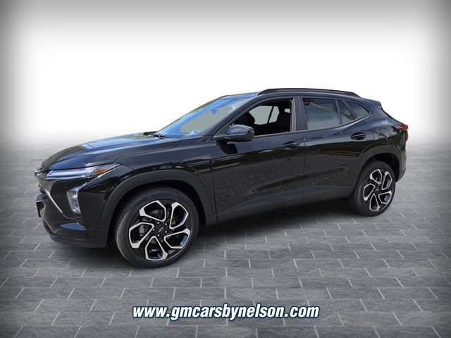 New 2026 Chevrolet Trax RS w/ Sunroof Package FWD image 3