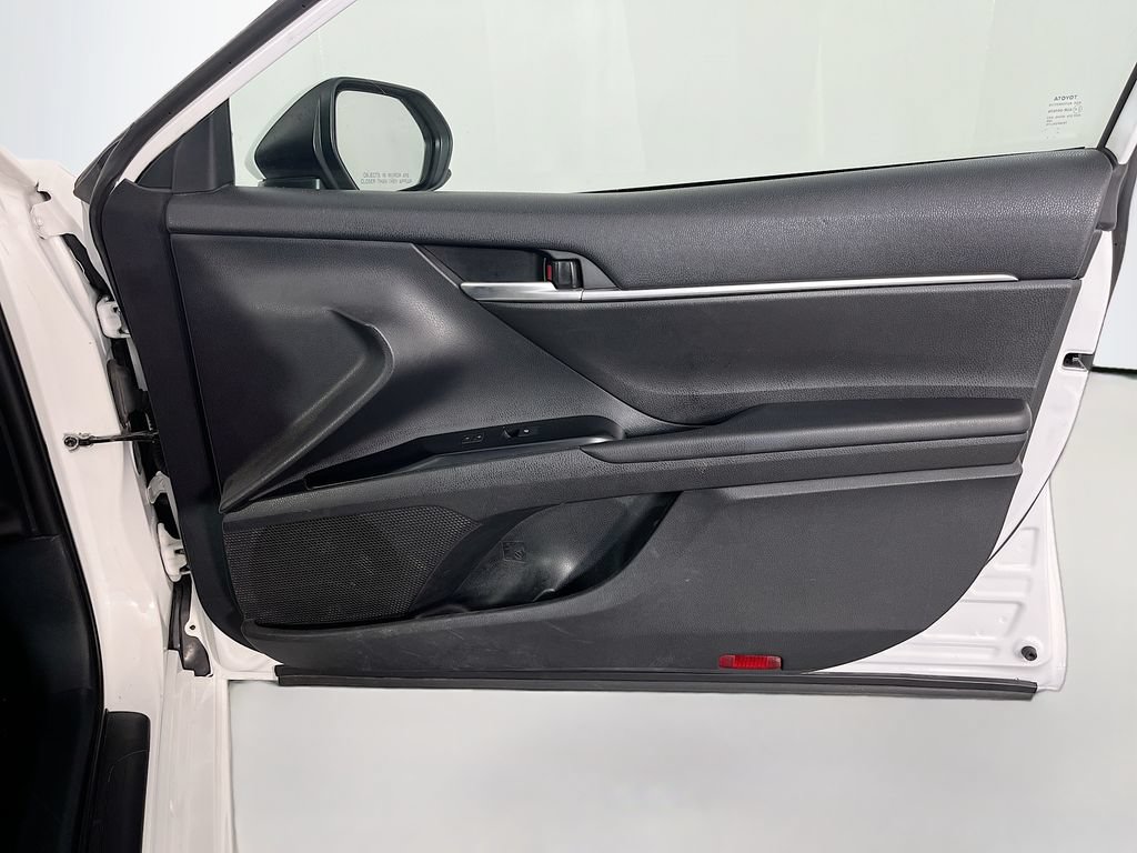 Used 2020 Toyota Camry SE FWD image 34