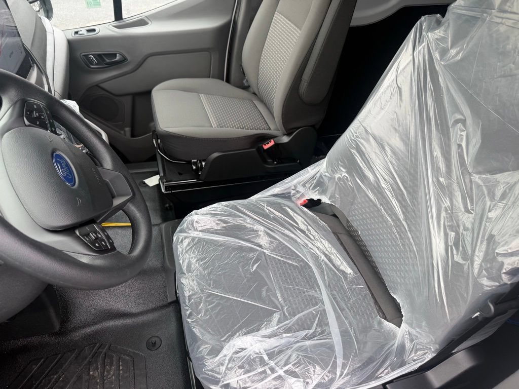 New 2026 Ford Transit 250 Low Roof w/ Load Area Protection Package RWD image 18