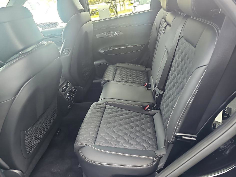 Used 2025 Genesis GV70 3.5T Sport w/ Sport Prestige Package image 33