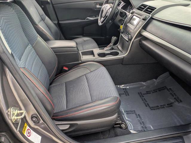 Used 2015 Toyota Camry SE image 18