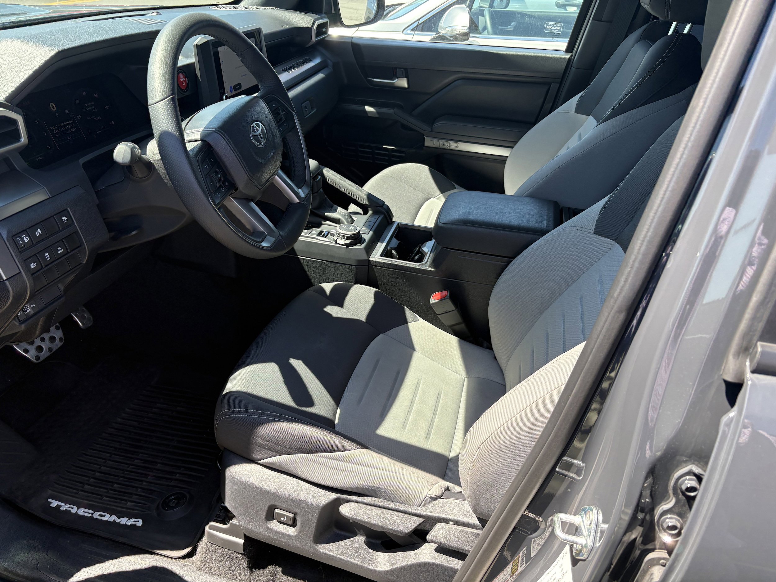 Used 2025 Toyota Tacoma TRD Sport AWD/4WD image 3