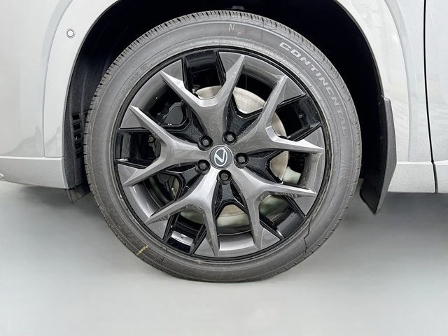 New 2026 Lexus TX 500h AWD image 23