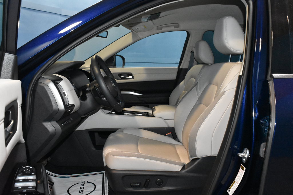 Certified 2024 Nissan Pathfinder SL AWD/4WD image 6