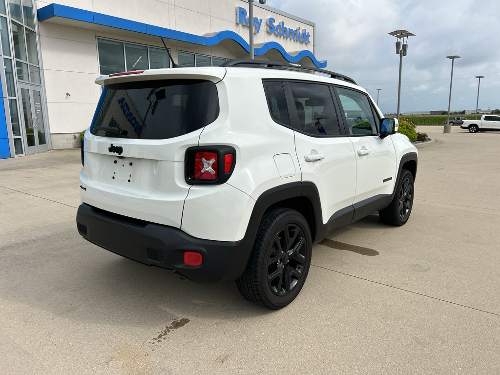Used 2017 Jeep Renegade Altitude AWD/4WD image 5
