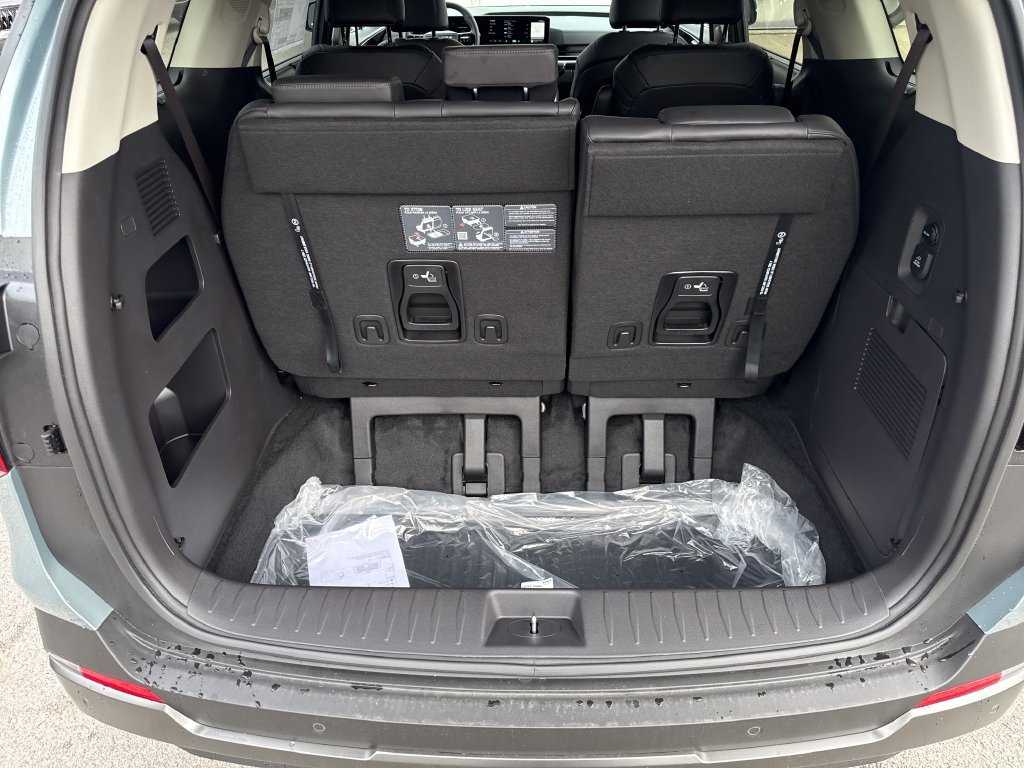 New 2027 Kia Carnival SX FWD image 9