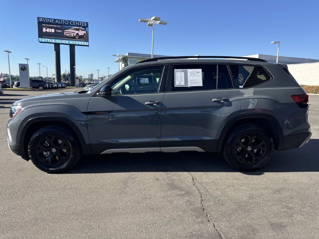 Certified 2024 Volkswagen Atlas Peak Edition SE AWD/4WD image 2