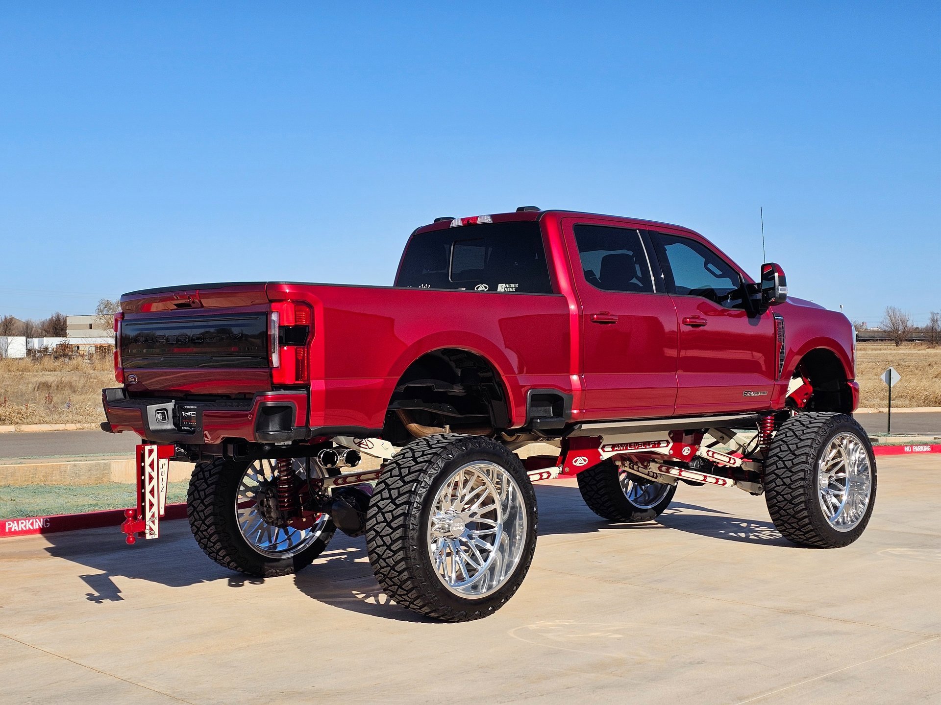 Used 2025 Ford F250 Platinum w/ FX4 Off-Road Package image 9