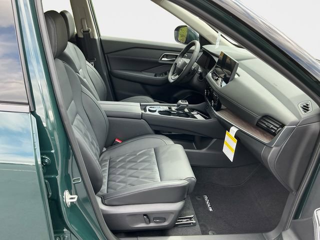New 2026 Nissan Rogue Platinum image 17
