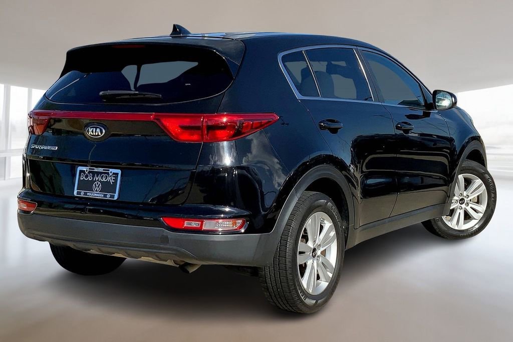 Used 2017 Kia Sportage LX image 2