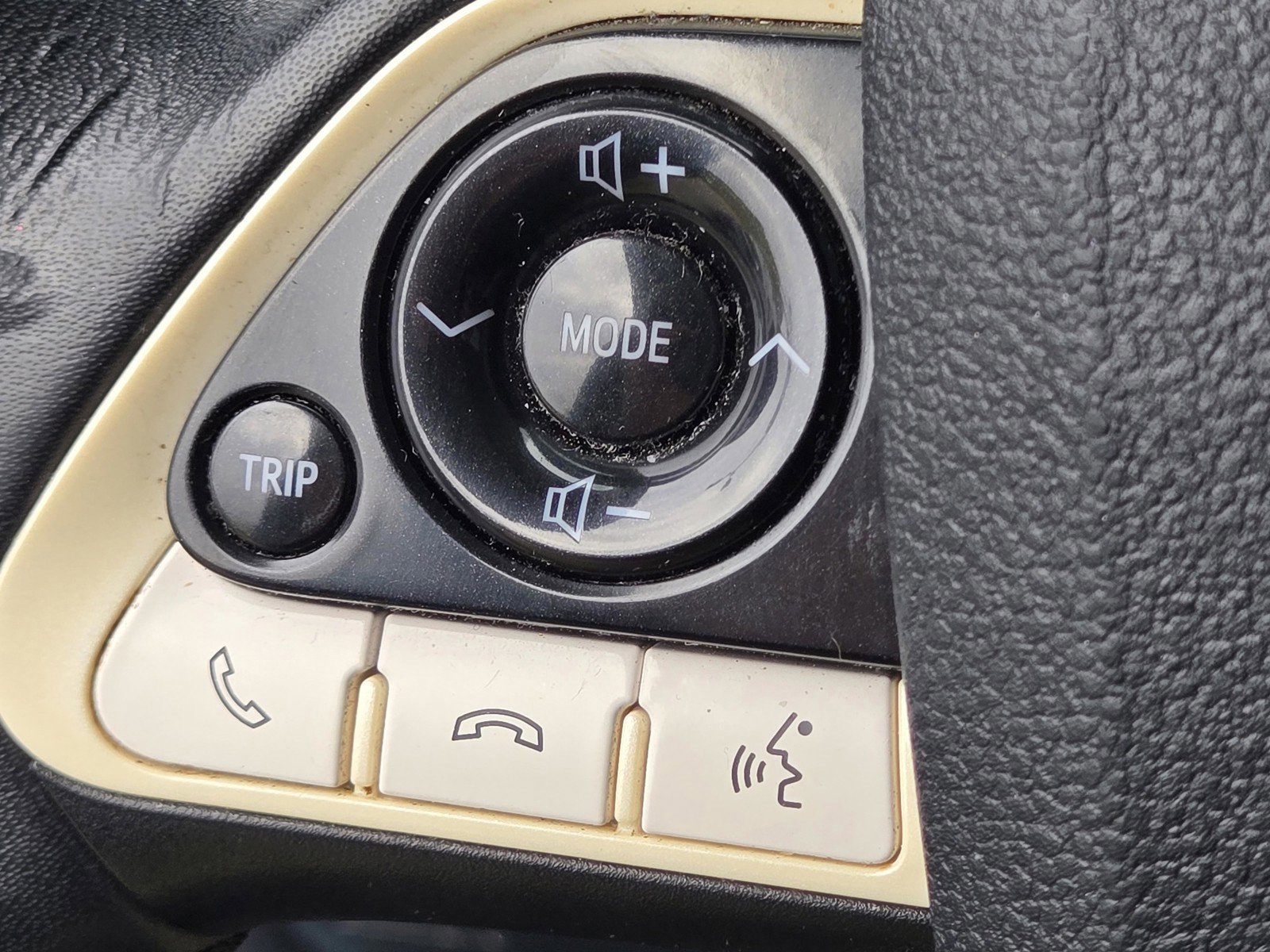 Used 2017 Toyota Prius Prime Advanced image 19