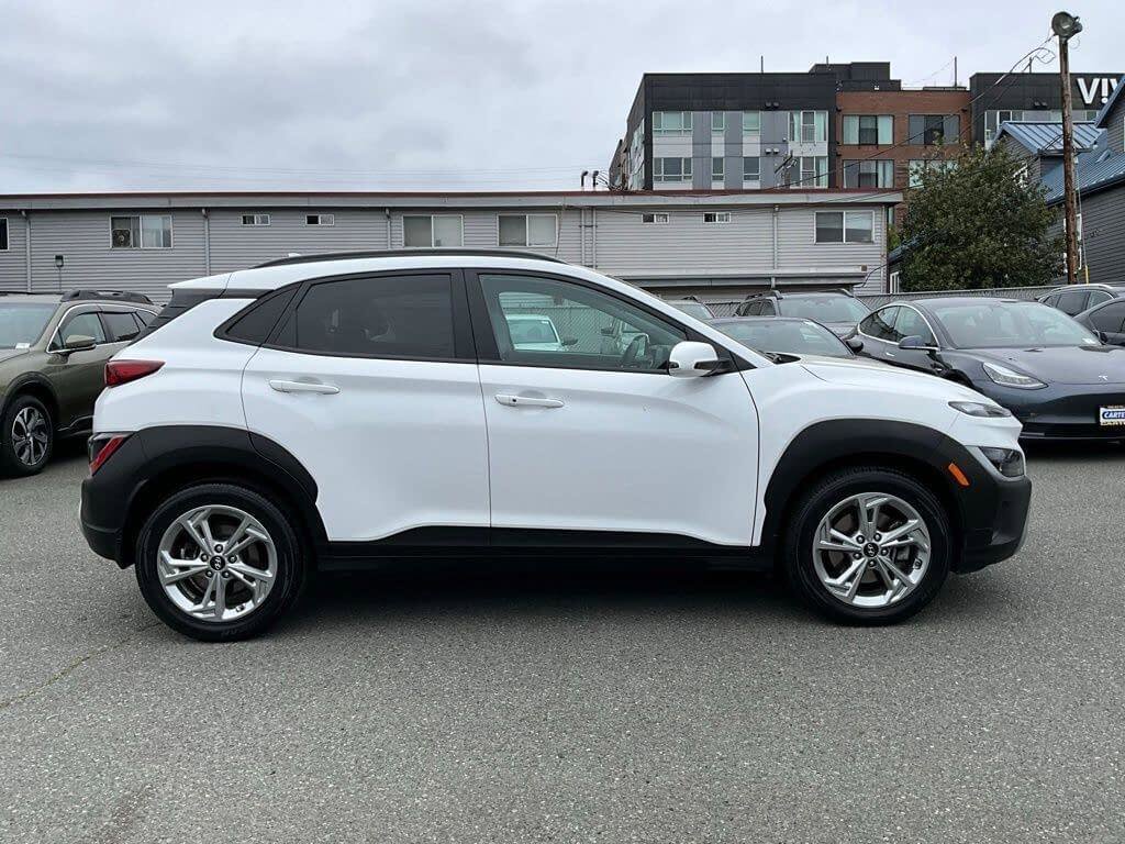 Used 2023 Hyundai Kona SEL AWD/4WD image 9