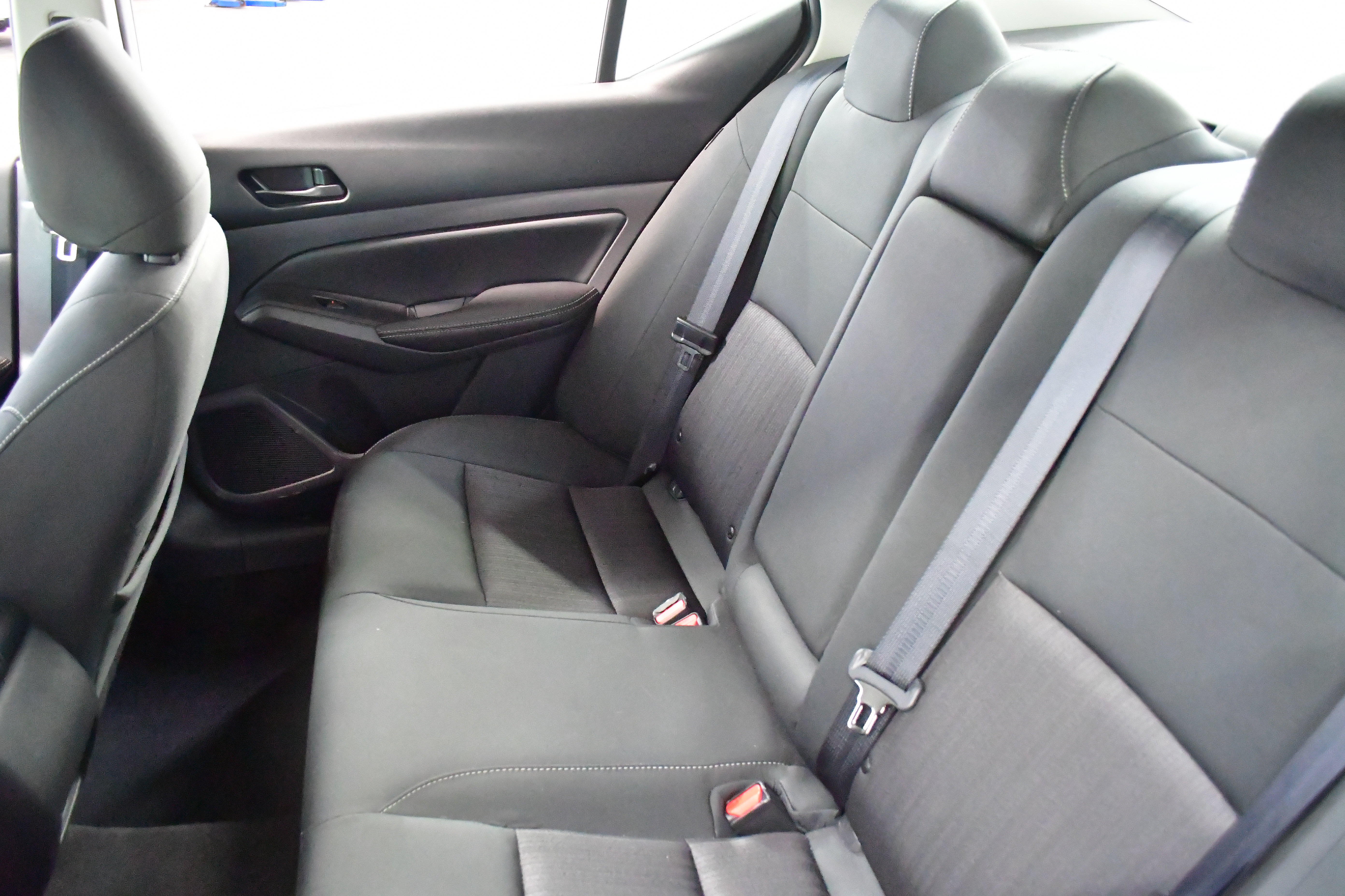 Used 2025 Nissan Altima 2.5 SV FWD image 10