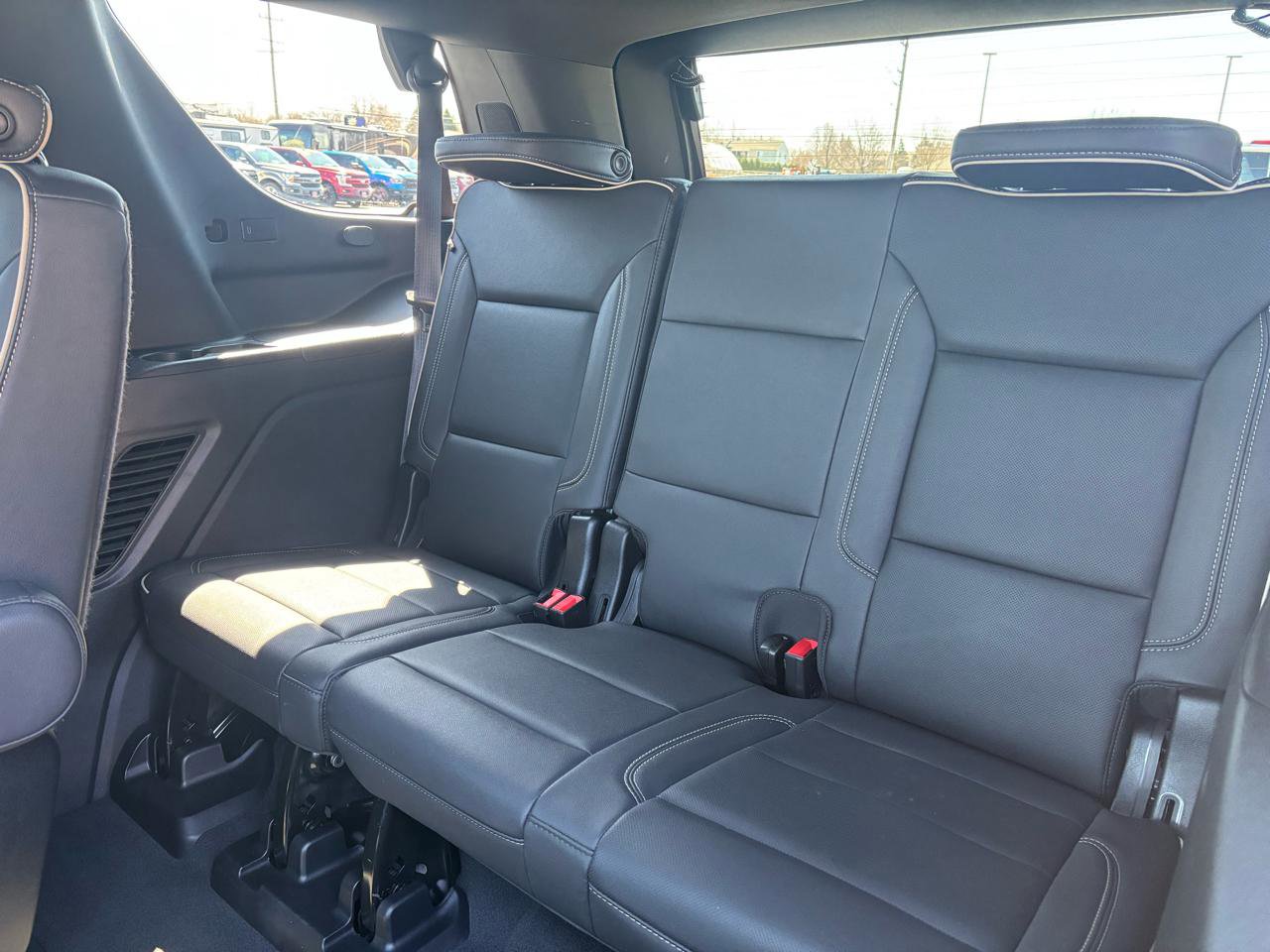 Used 2024 Chevrolet Tahoe Premier w/ Premium Package AWD/4WD image 11