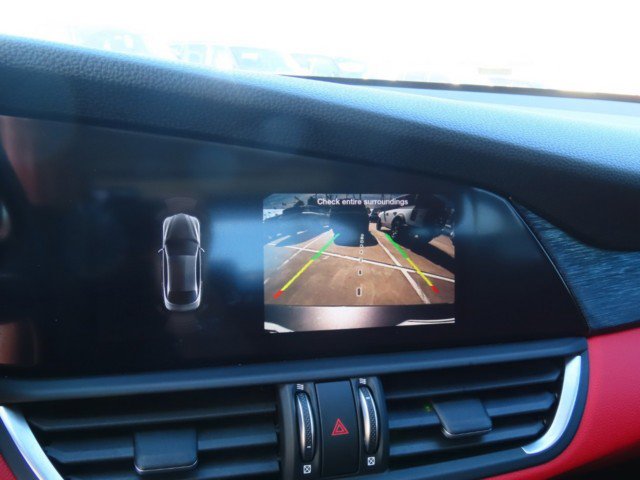 Used 2020 Alfa Romeo Giulia Sport w/ Quick Order Package 22K Sport image 29