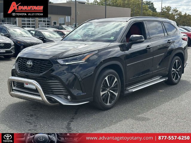 Used 2022 Toyota Highlander XSE AWD/4WD image 4