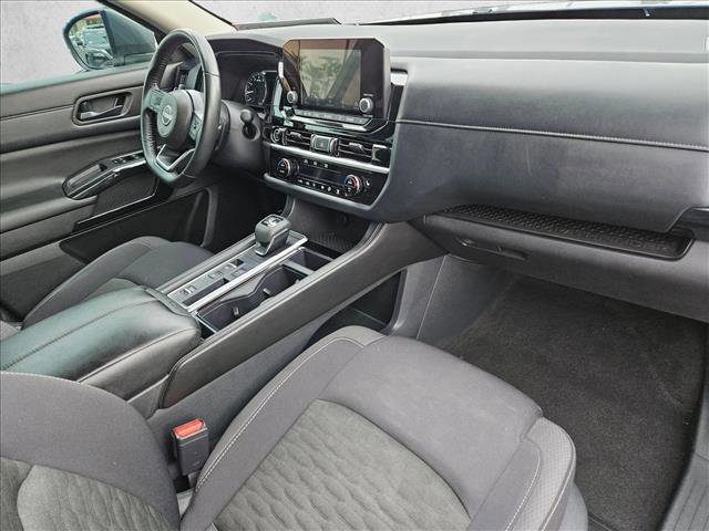 Certified 2024 Nissan Pathfinder SV image 21