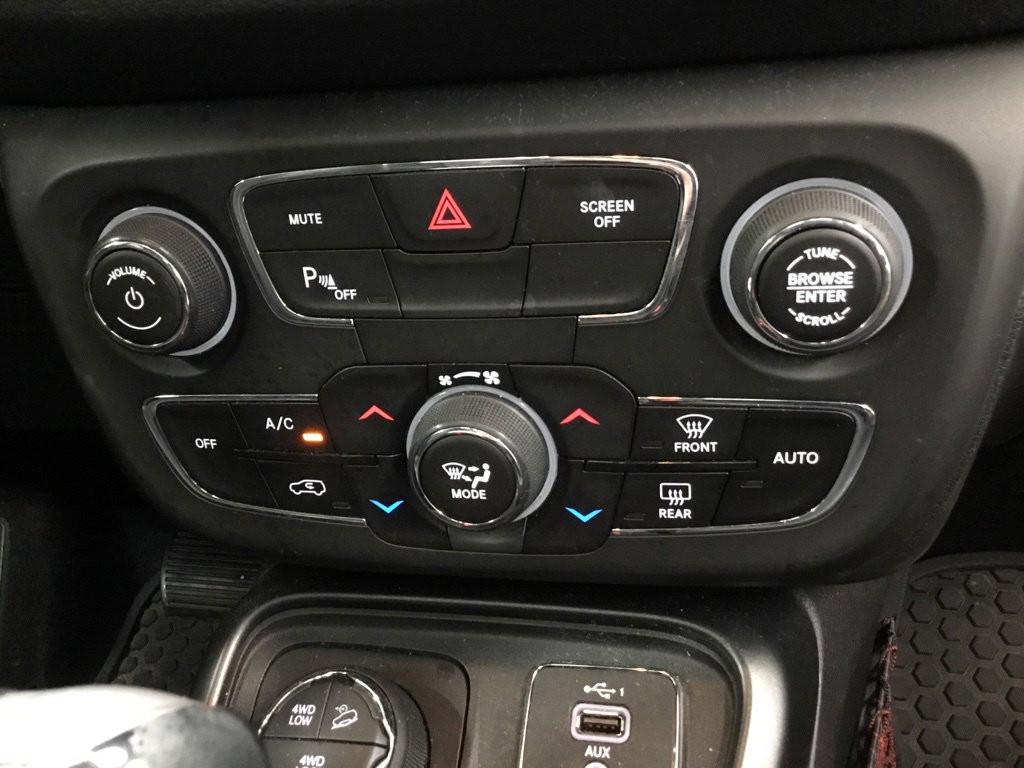 Used 2019 Jeep Compass Trailhawk w/ Leather Interior Group AWD/4WD image 29