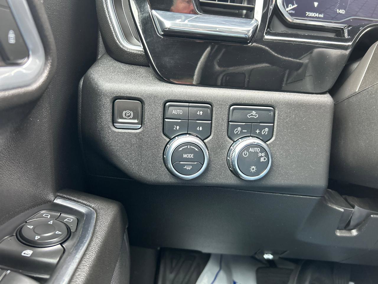 Used 2023 GMC Sierra 1500 SLE w/ X31 Off-Road Package image 9