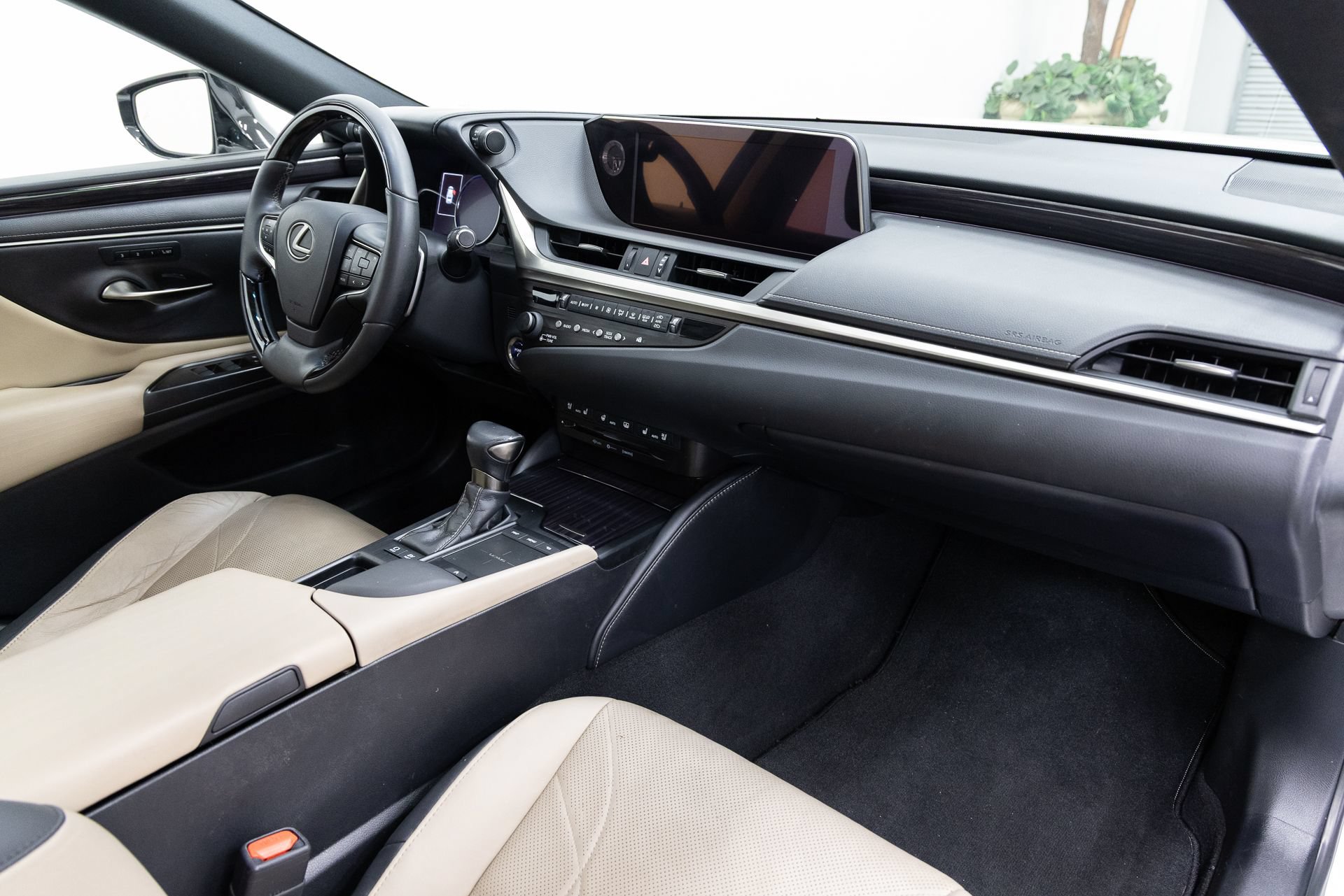 Used 2019 Lexus ES 300h FWD image 13