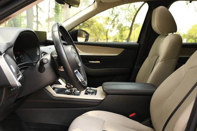 Used 2025 MAZDA CX-70 3.3 Turbo w/ Preferred Package AWD/4WD image 23