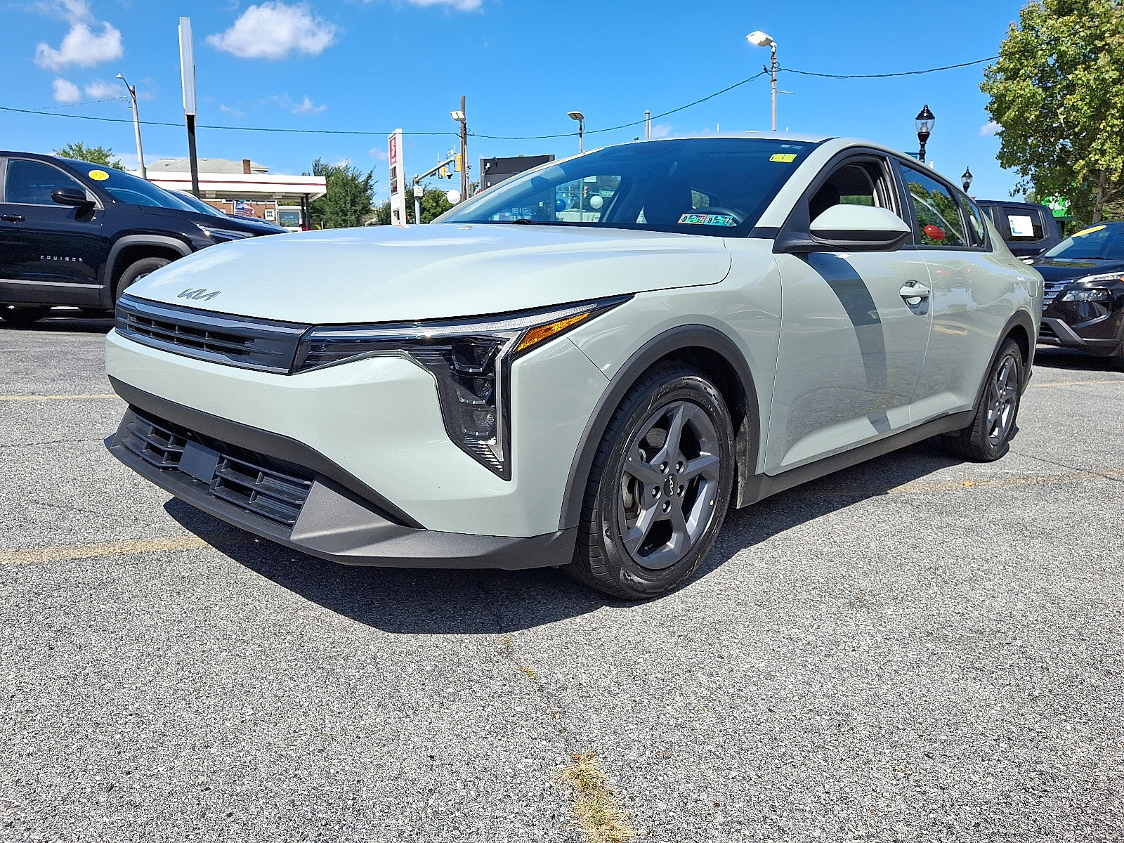 Used 2025 Kia K4 FWD image 1