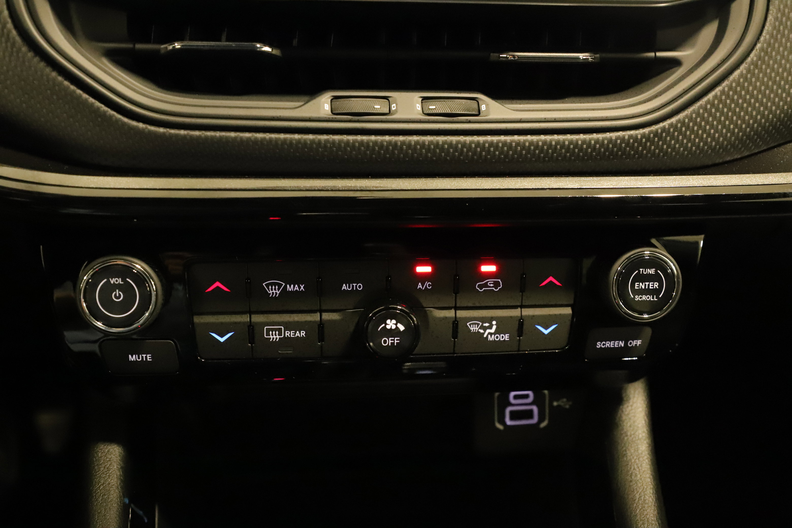 New 2026 Jeep Compass Latitude image 9