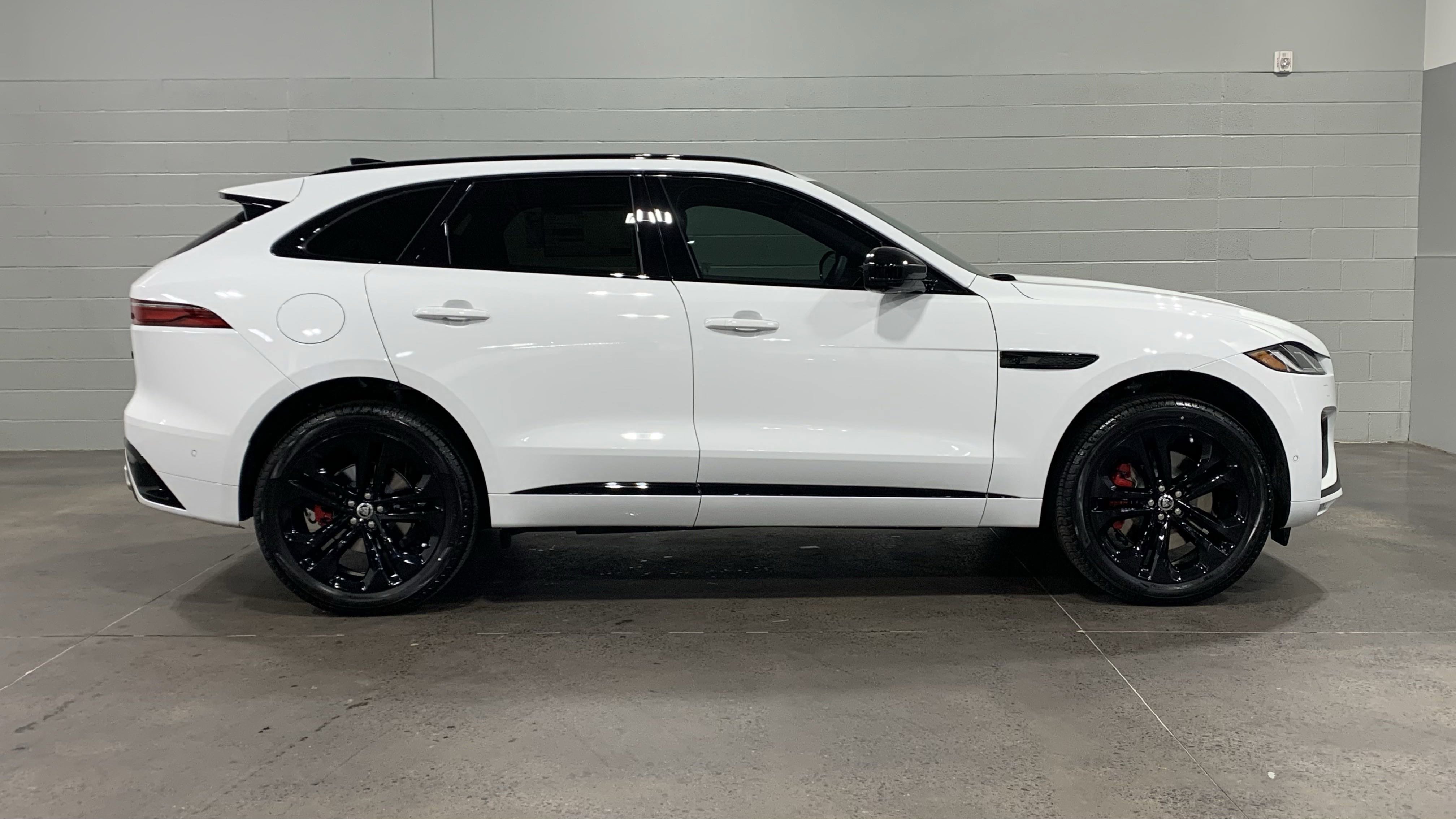 New 2026 Jaguar F-PACE R-Dynamic S image 13