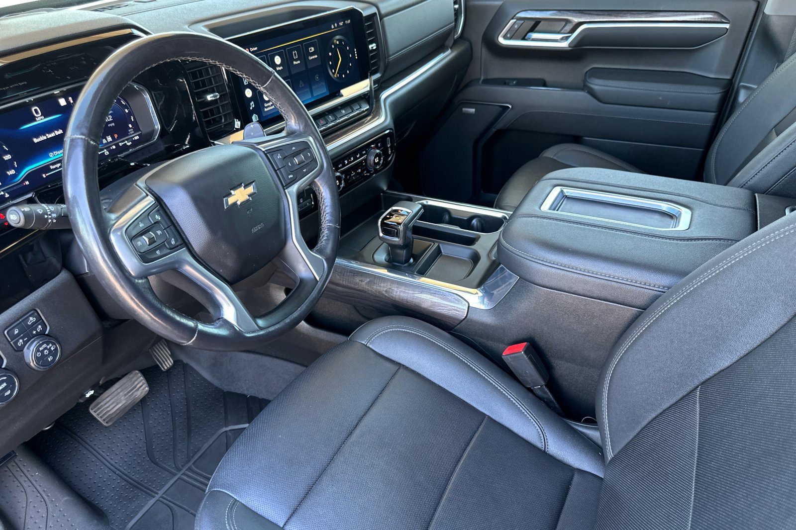 Certified 2022 Chevrolet Silverado 1500 LTZ w/ LTZ Premium Package AWD/4WD image 10