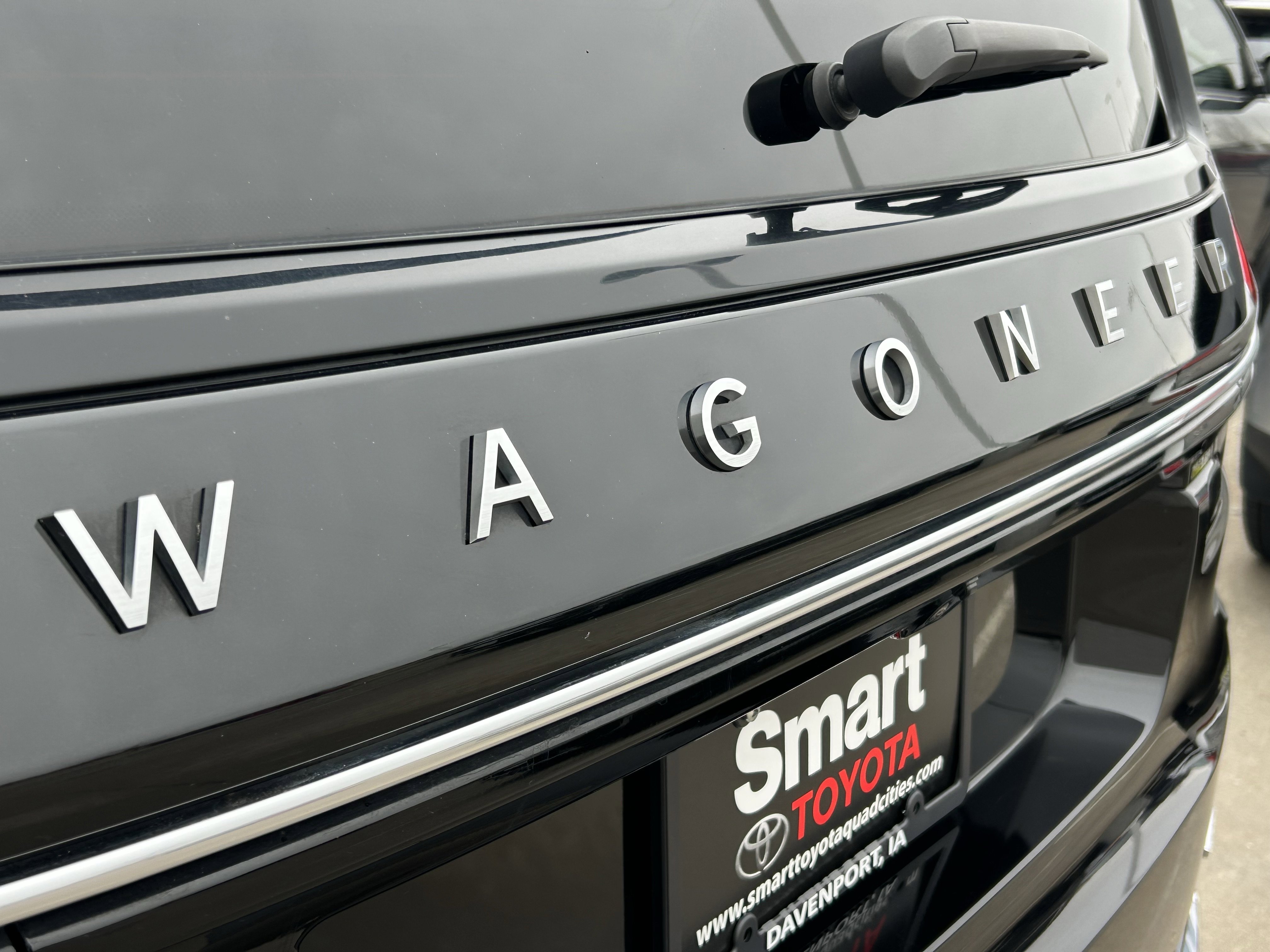 Used 2024 Jeep Wagoneer Series II w/ Flexible Seating Group image 7