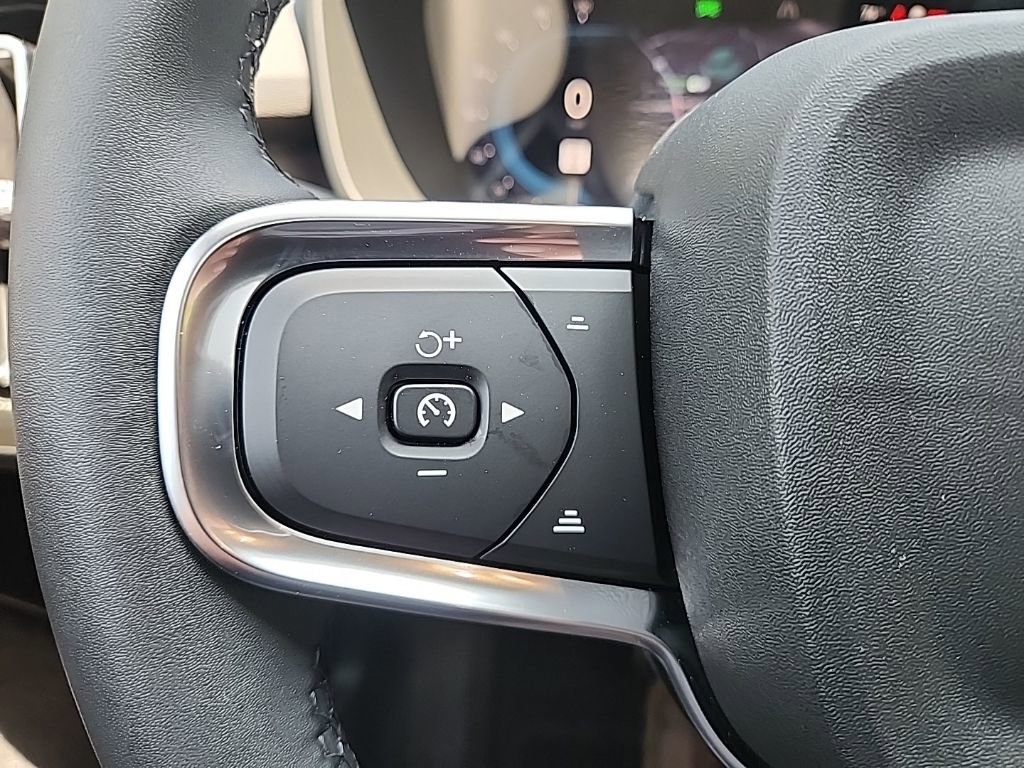 Certified 2024 Volvo XC40 Recharge Ultimate AWD/4WD image 14