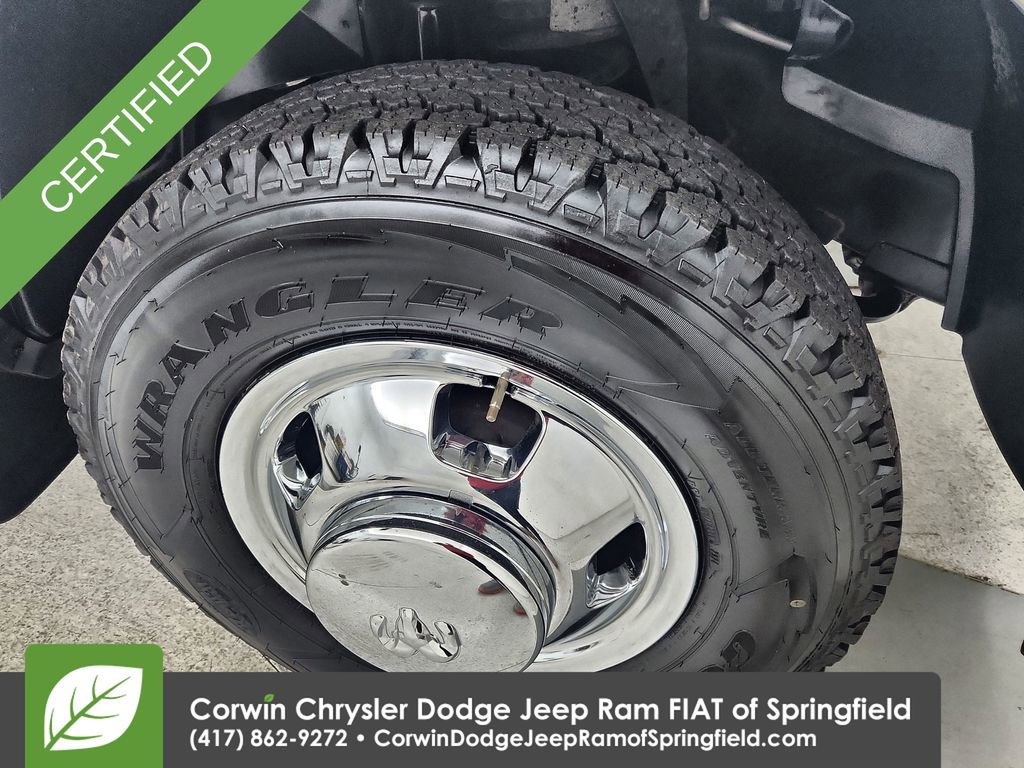 Used 2018 RAM 3500 Tradesman w/ Chrome Appearance Group RWD image 22
