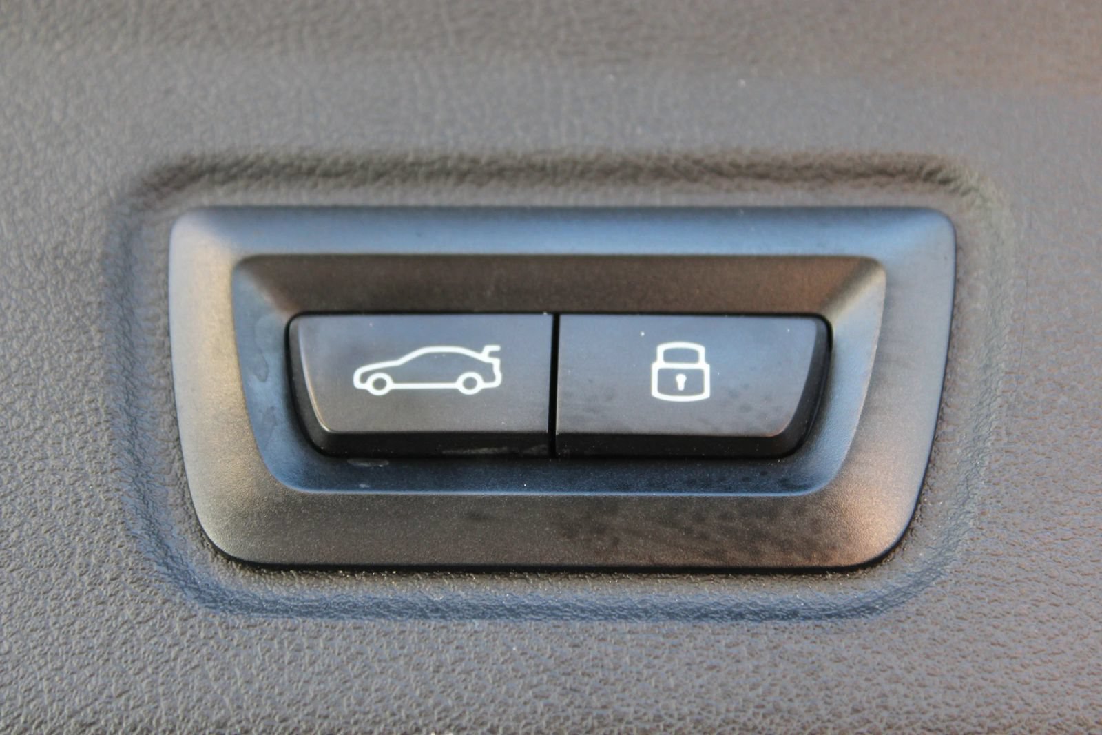 Used 2023 BMW i4 eDrive40 RWD image 25