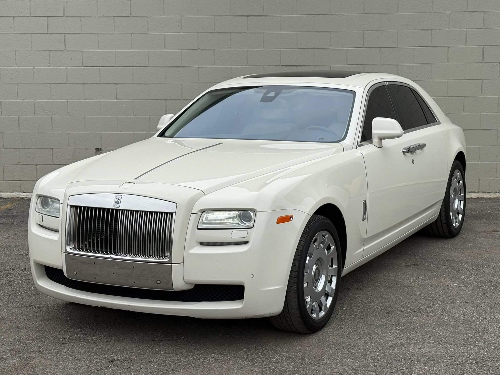 Used 2013 Rolls-Royce Ghost RWD image 2