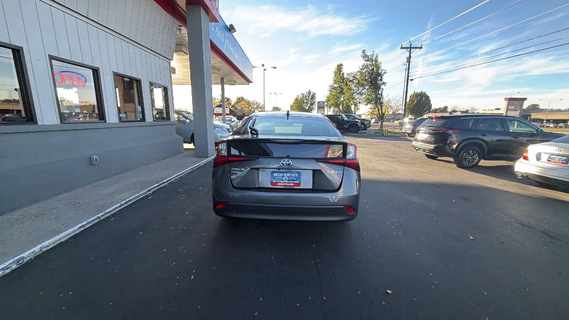 Used 2020 Toyota Prius LE AWD/4WD image 6